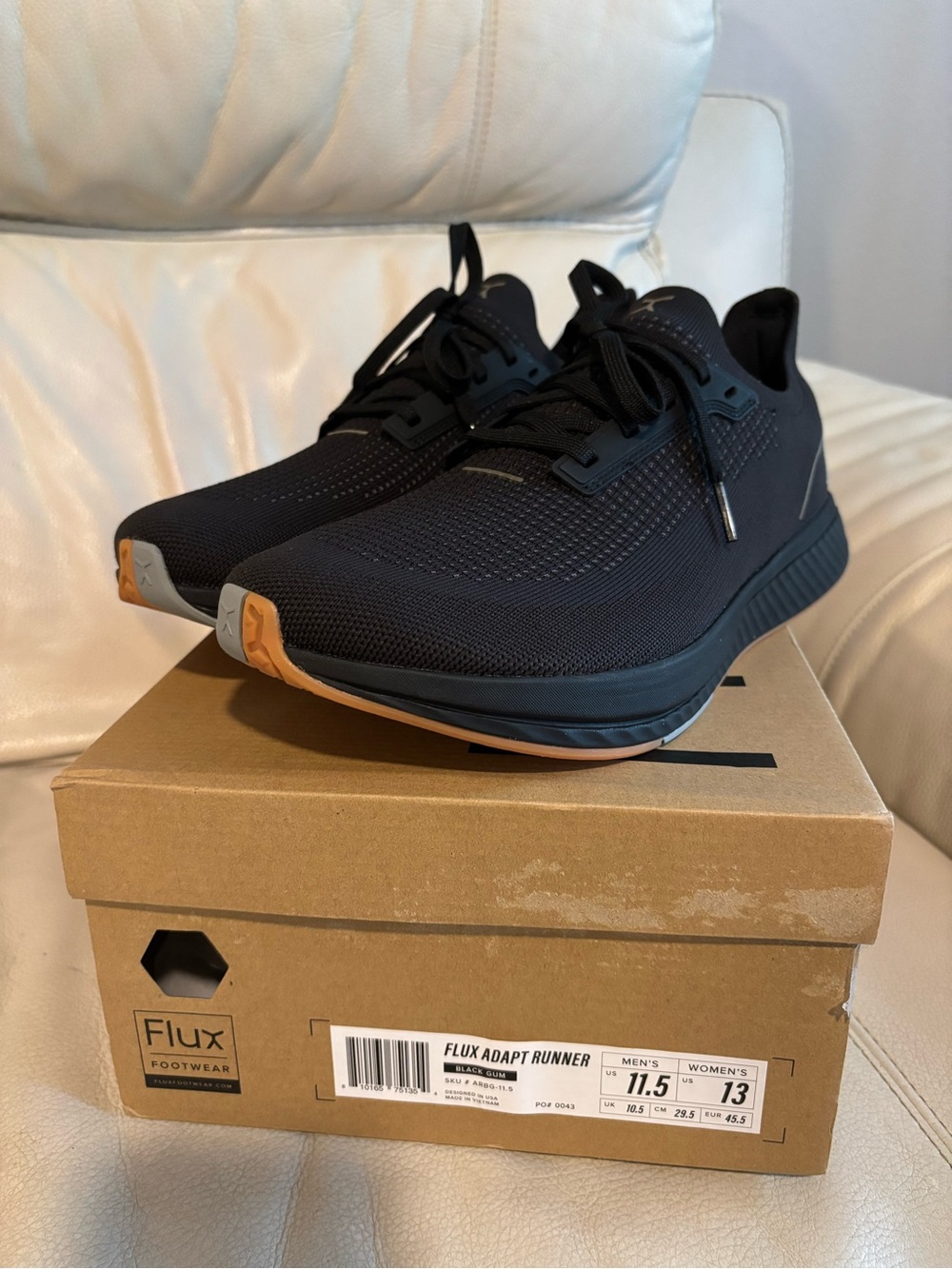 Flux Adapt Runner Black rubber gum Athletic Sneakers Men’s  11.5 women’s 13M